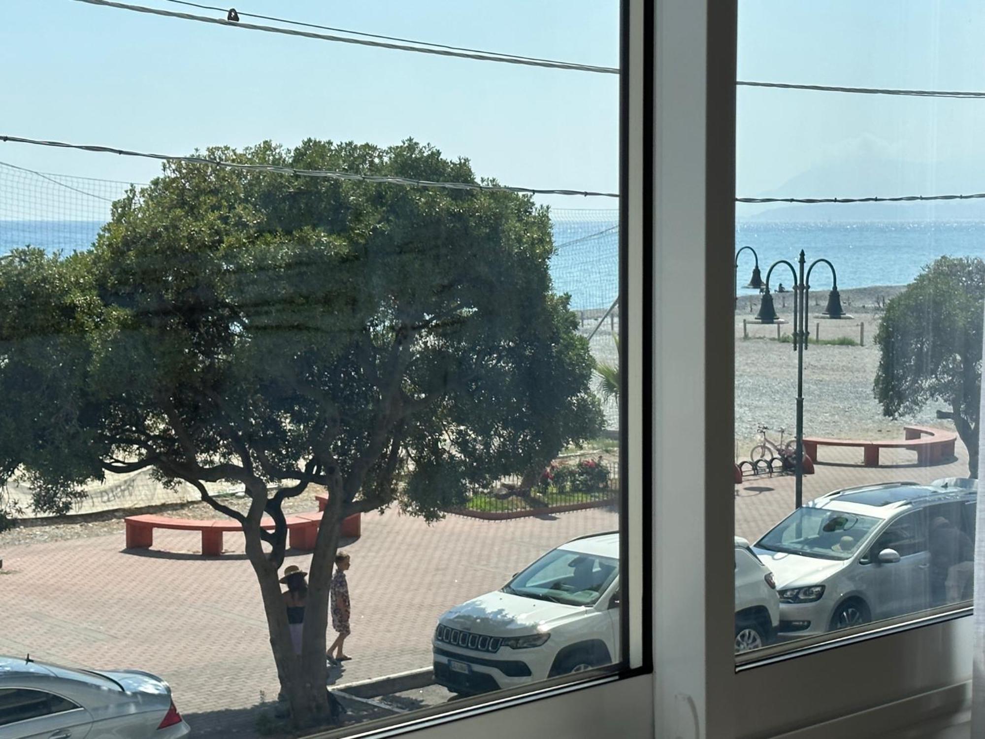 Appartamento Aria Del Mare Ventimiglia Eksteriør bilde